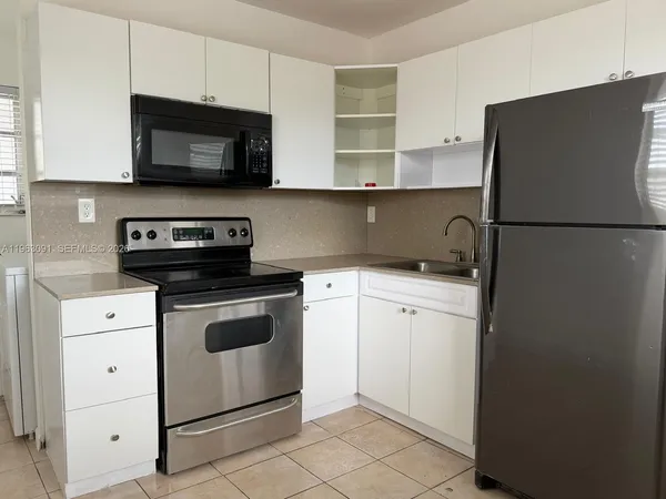 $3,700 | West Flagler, Miami, FL 33126