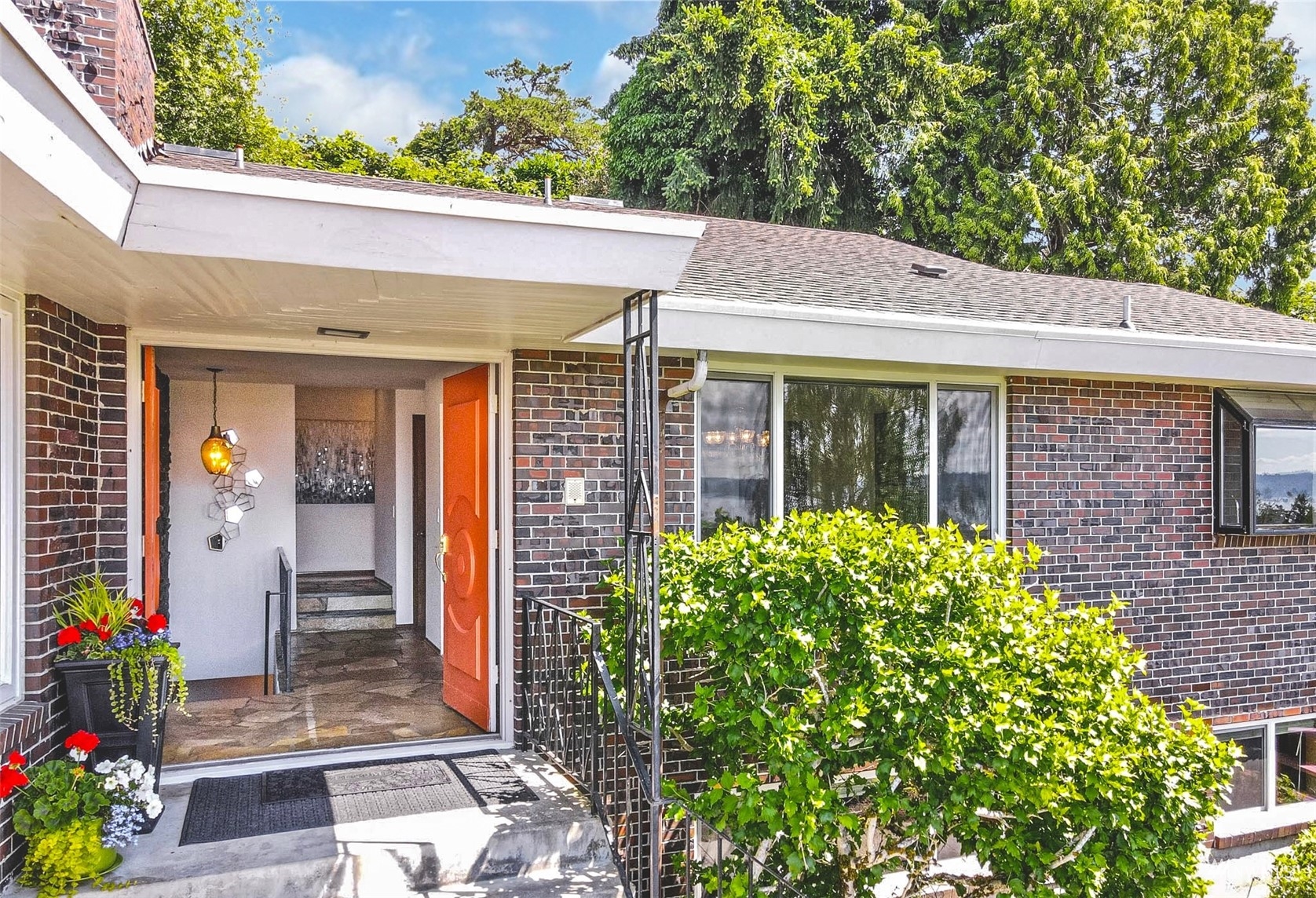8742 Fauntlee Crest Southwest Seattle, WA 98136 - Photo 1 of 36 Gallery Image 1