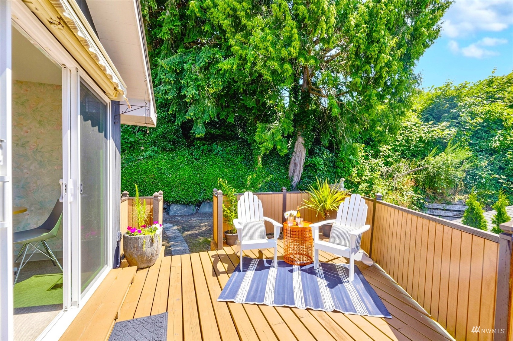 8742 Fauntlee Crest Southwest Seattle, WA 98136 - Photo 12 of 36 Gallery Image 12