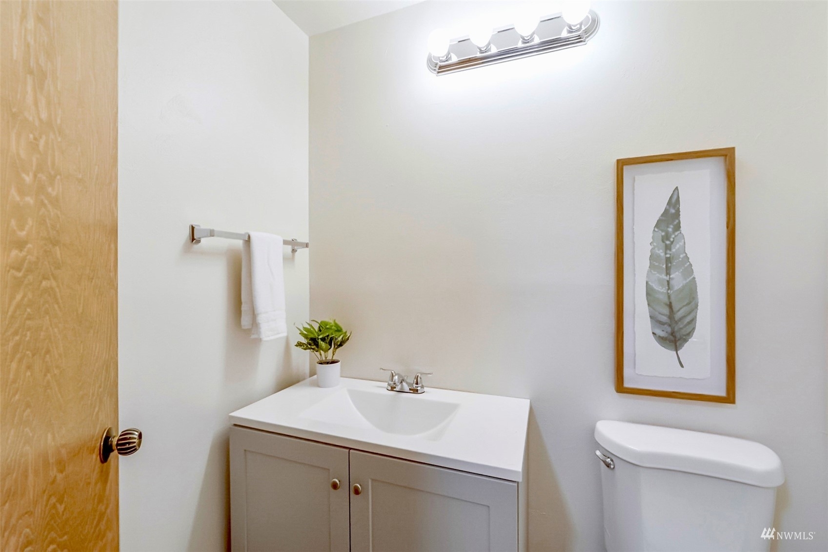 8742 Fauntlee Crest Southwest Seattle, WA 98136 - Photo 31 of 36 Gallery Image 31
