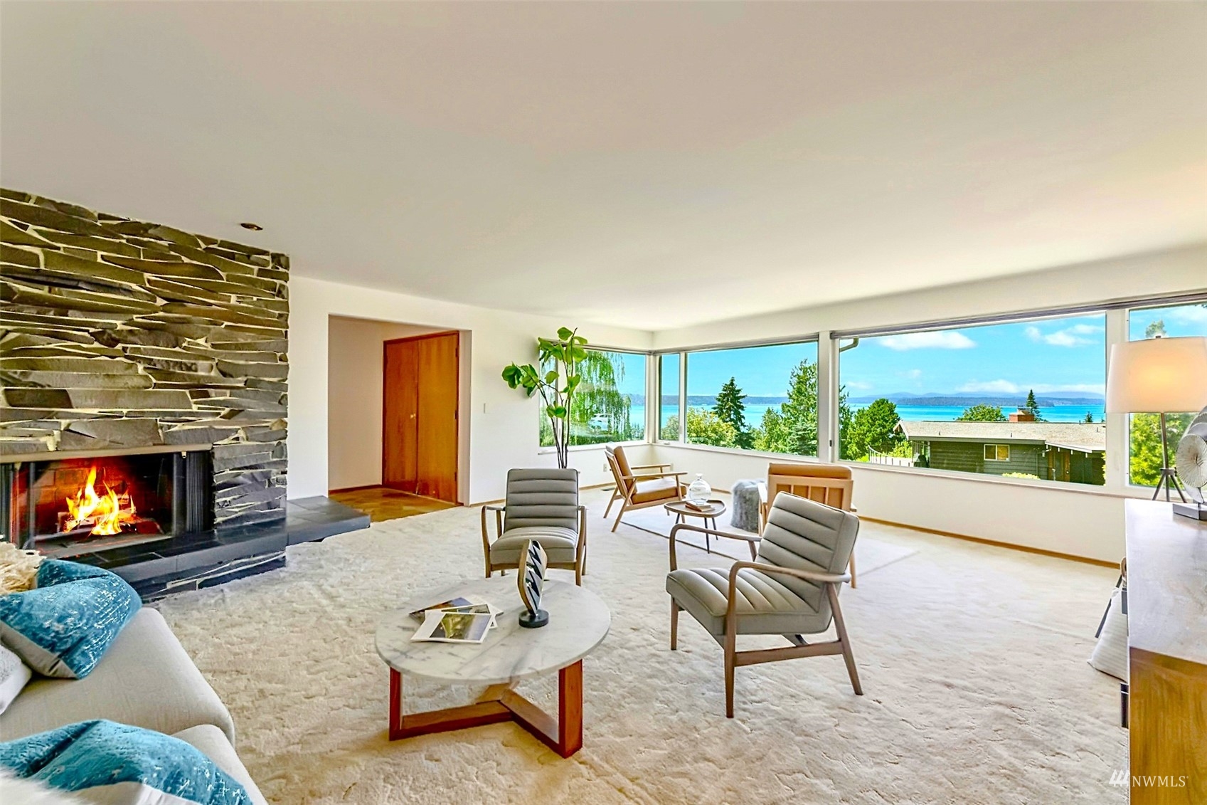 8742 Fauntlee Crest Southwest Seattle, WA 98136 - Photo 6 of 36 Gallery Image 6