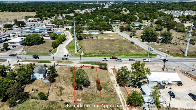 $280,000 | 300 Blackjack Street, Lockhart, TX 78644