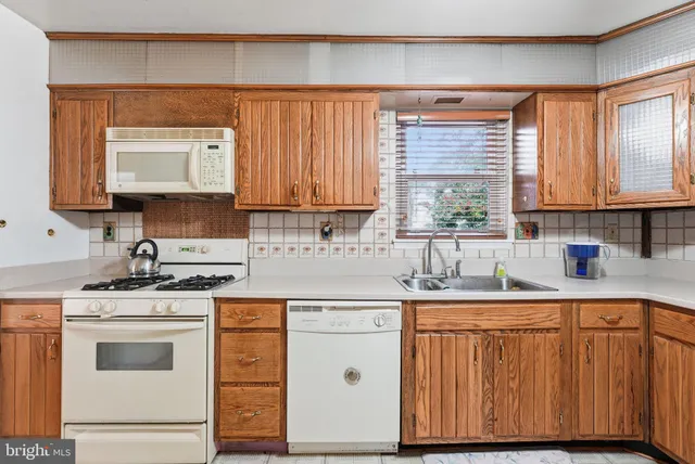 $475,122 | 12204 Chesterton Drive, Upper Marlboro, MD 20774