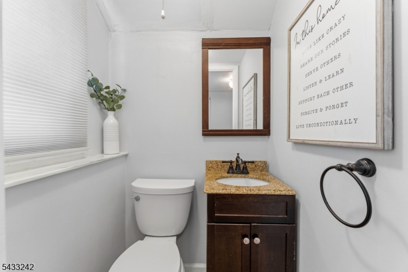 841 Colonial Arms Road Union, NJ 07083 - Photo 17 of 21