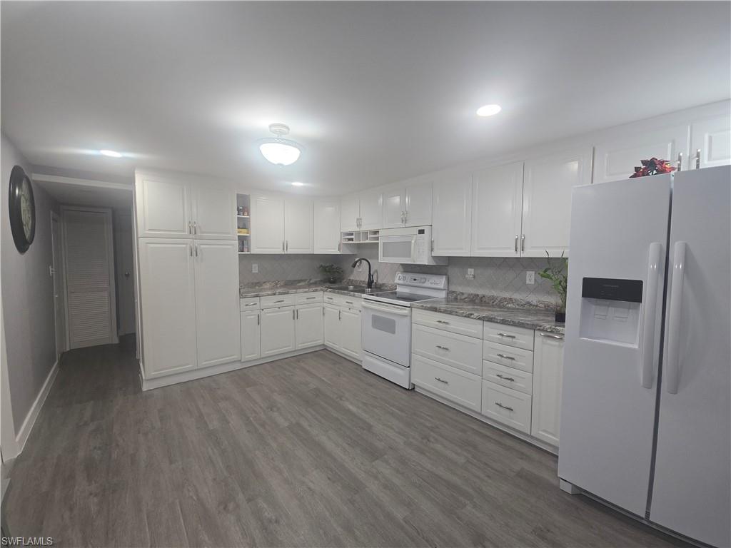 9 Moonstone Circle, Unit M9 Naples, FL 34112 - Photo 6 of 35