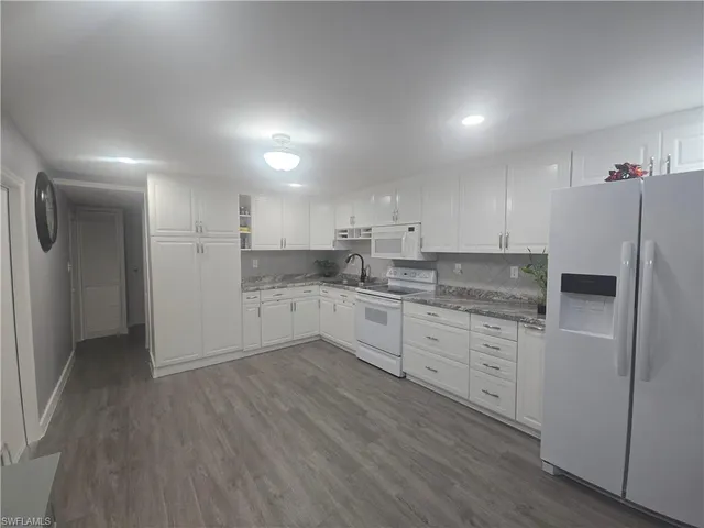 $149,000 | 9 Moonstone Circle, Unit M9, Naples, FL 34112