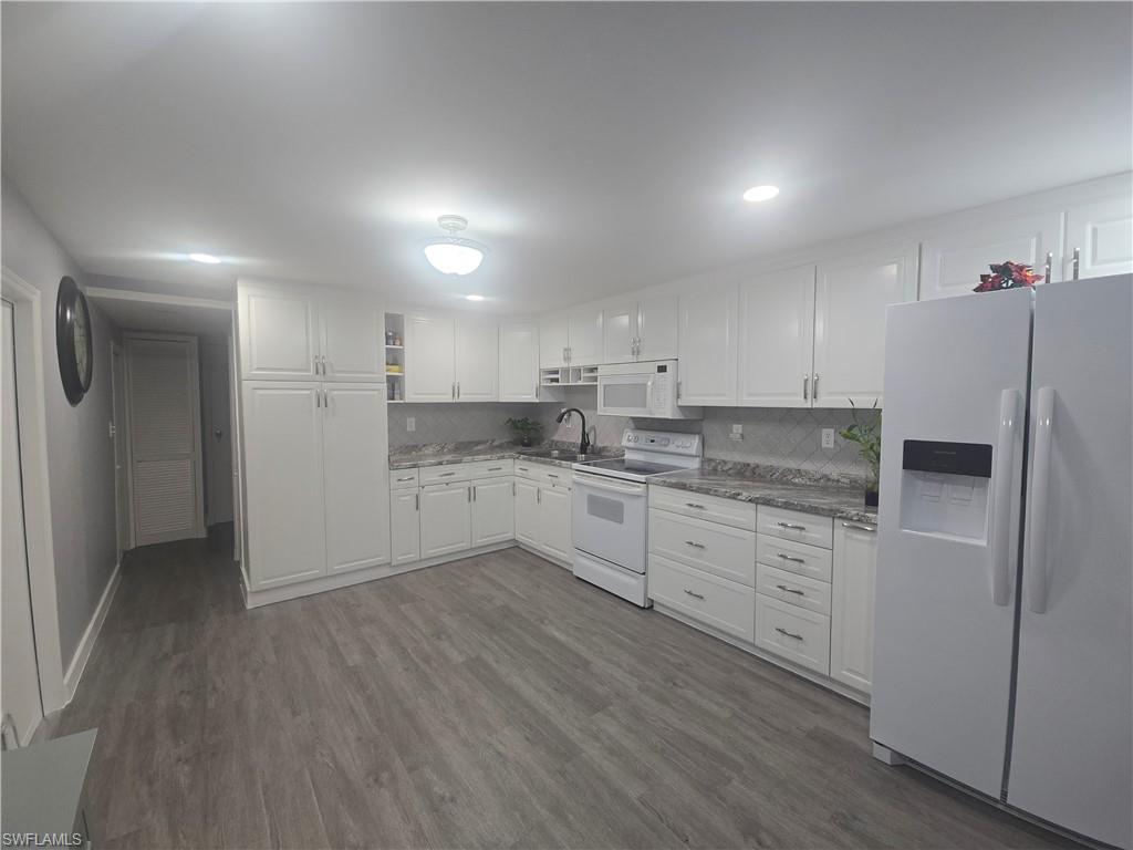 9 Moonstone Circle, Unit M9 Naples, FL 34112 - Photo 10 of 35