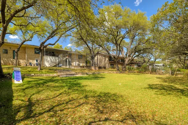 $1,650,000 | 205 McConnell Drive, West Lake Hills, TX 78746