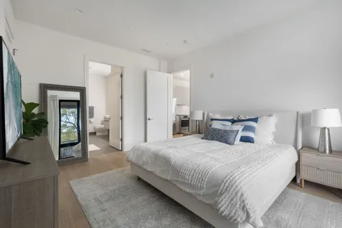 $759,000 | 2405 West Iowa Street, Unit 303, Chicago, IL 60622