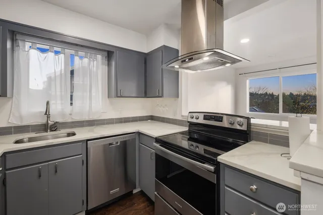 $3,500 | 4028 38th Avenue South, Seattle, WA 98118