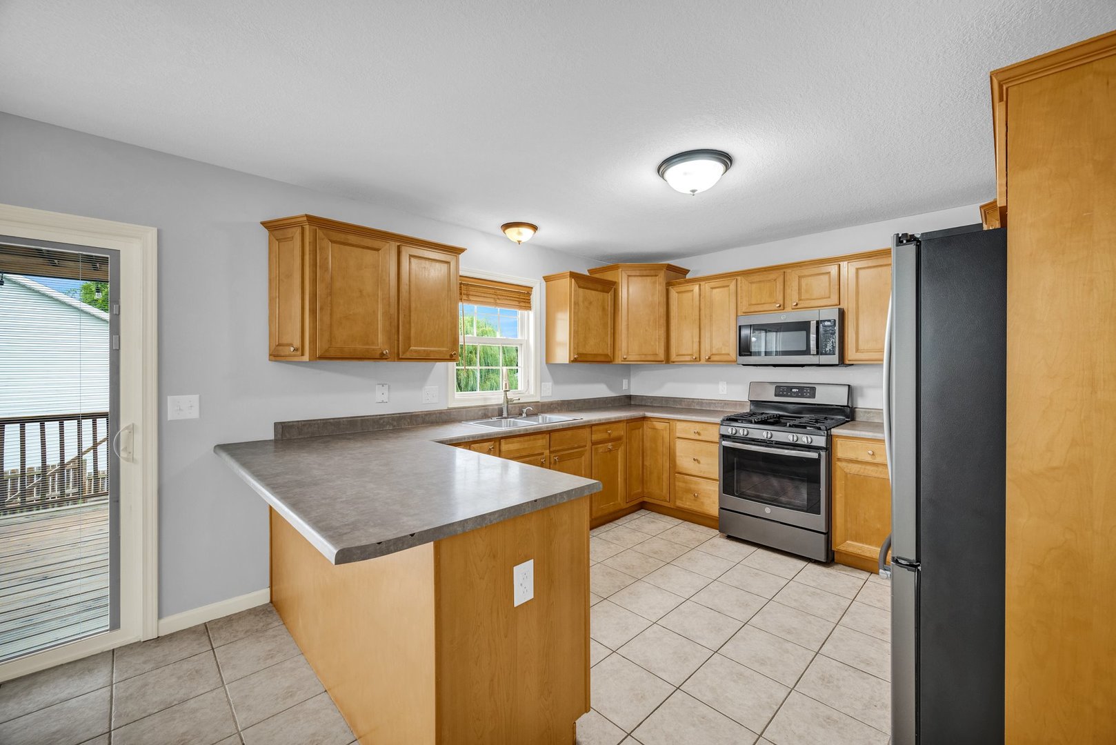 2309 Savanna Road Bloomington, IL 61705 - Photo 11 of 43 Gallery Image 11