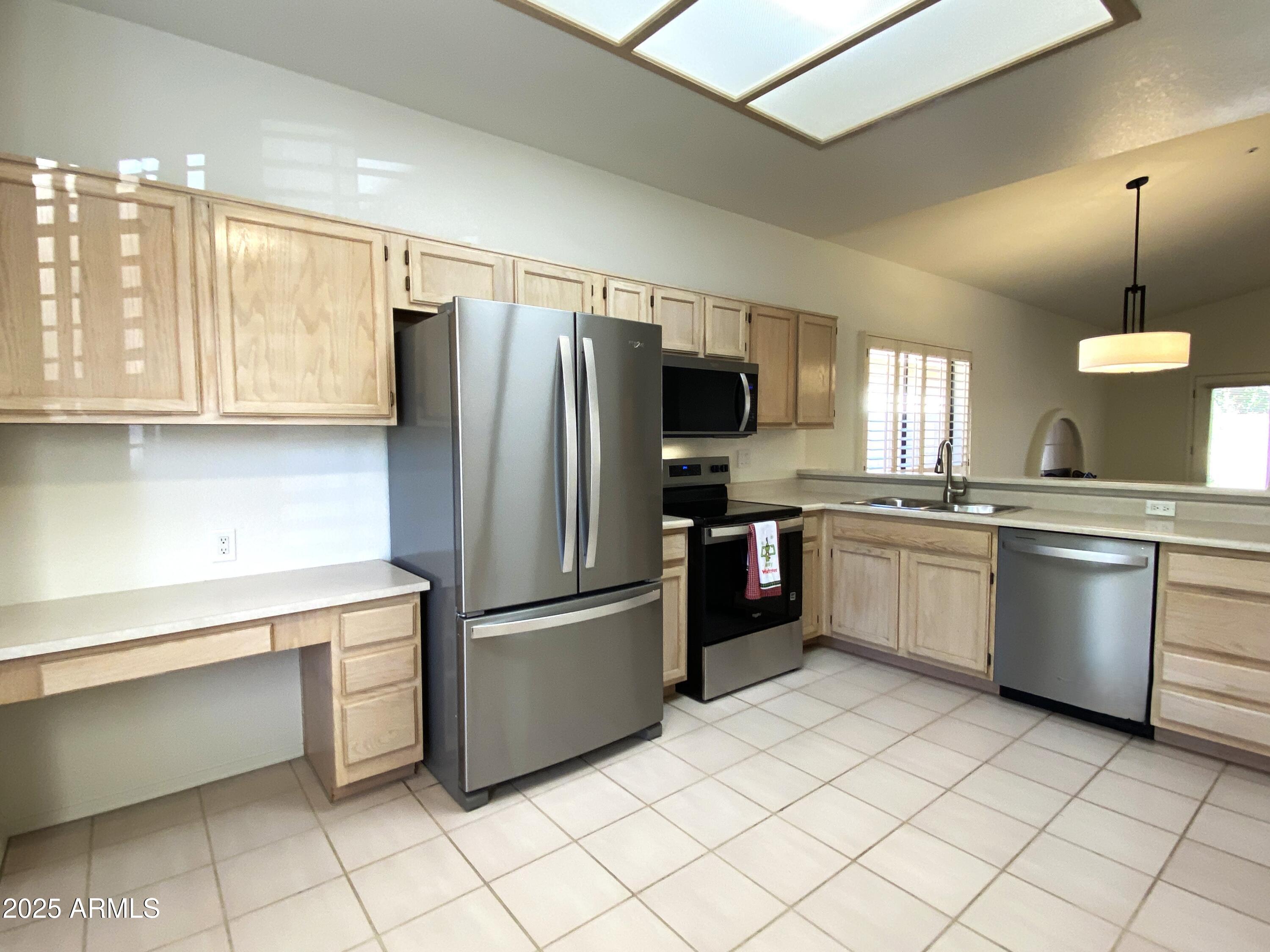 11843 North 91st Way Scottsdale, AZ 85260 - Photo 4 of 18 kitchen