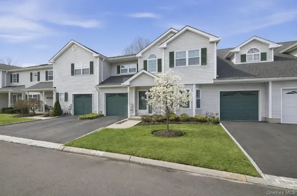 $798,000 | 7 Monitor Road, Smithtown, NY 11787