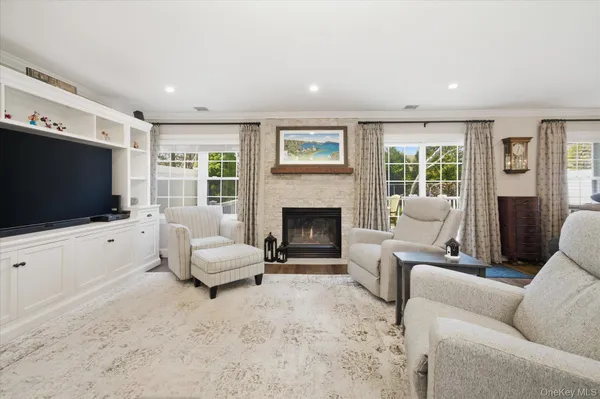 $798,000 | 7 Monitor Road, Smithtown, NY 11787