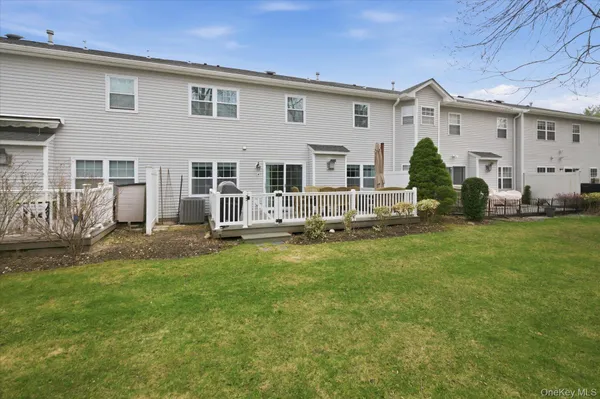 $798,000 | 7 Monitor Road, Smithtown, NY 11787