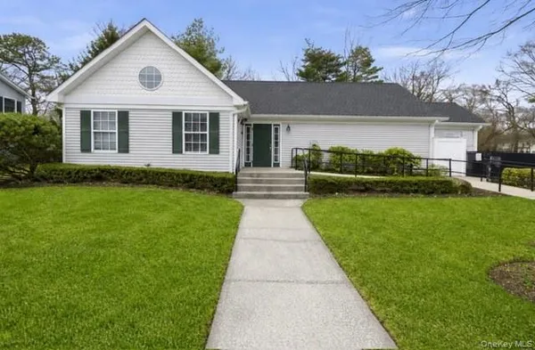 $798,000 | 7 Monitor Road, Smithtown, NY 11787
