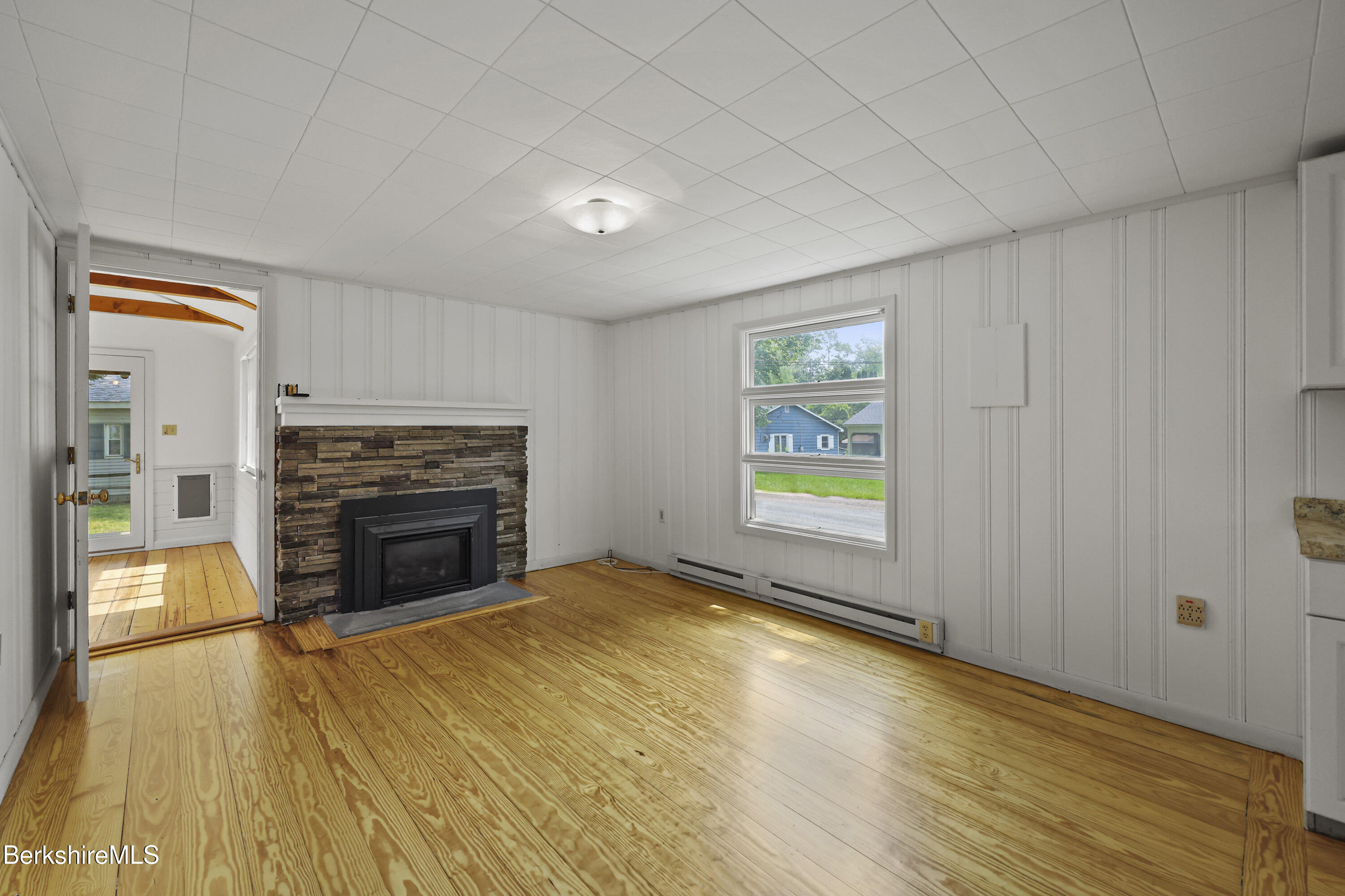 20 Pine Road Richmond, MA 01201 - Photo 14 of 28 50 Living Room