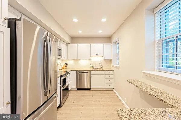 $3,995 | 3400 39th Street Northwest, Unit A715, Washington, DC 20016