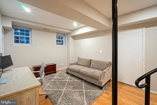 $3,995 | 3400 39th Street Northwest, Unit A715, Washington, DC 20016