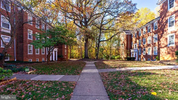 $3,995 | 3400 39th Street Northwest, Unit A715, Washington, DC 20016