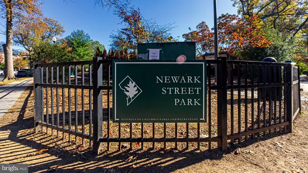 $3,995 | 3400 39th Street Northwest, Unit A715, Washington, DC 20016