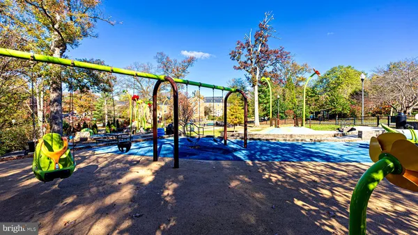 $3,995 | 3400 39th Street Northwest, Unit A715, Washington, DC 20016