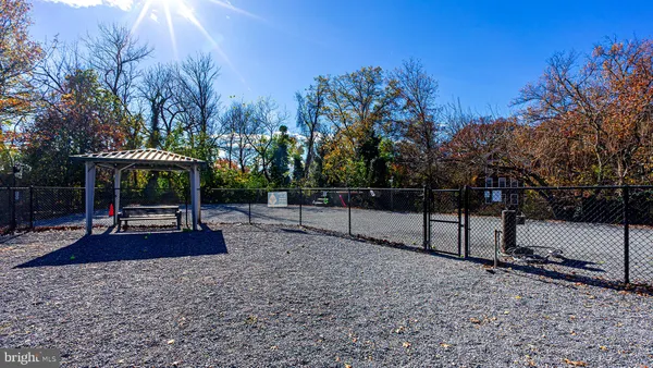 $3,995 | 3400 39th Street Northwest, Unit A715, Washington, DC 20016