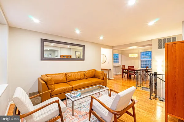 $3,995 | 3400 39th Street Northwest, Unit A715, Washington, DC 20016