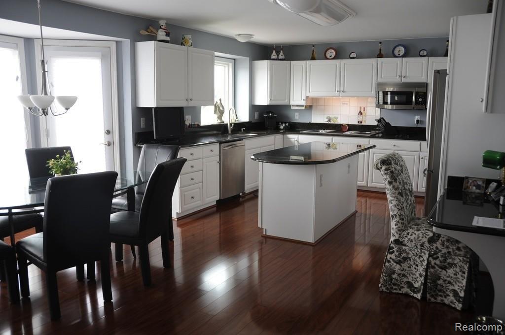 1768 Mackwood Road Rochester Hills, MI 48307 - Photo 5 of 6