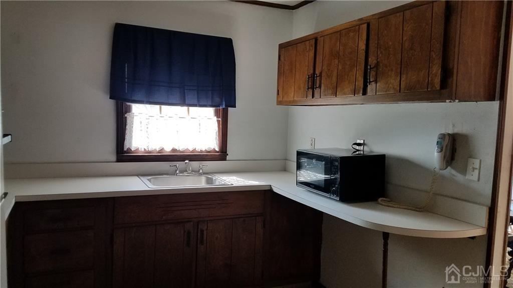 12 Forrestal Road Kendall Park, NJ 08824 - Photo 5 of 15 Gallery Image 5