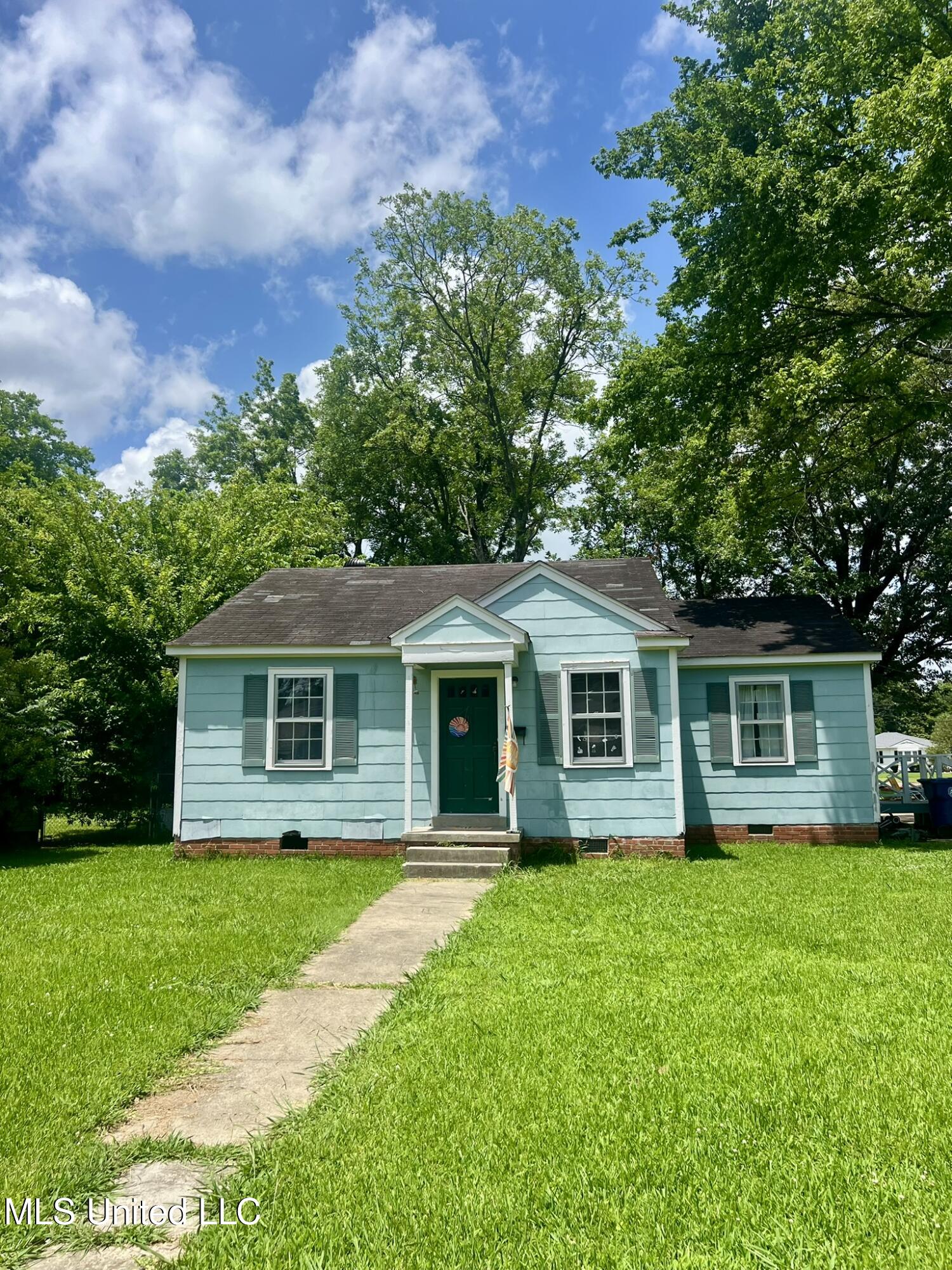 800 Deering Street Cleveland, MS 38732 - Photo 3 of 12 IMG_5996