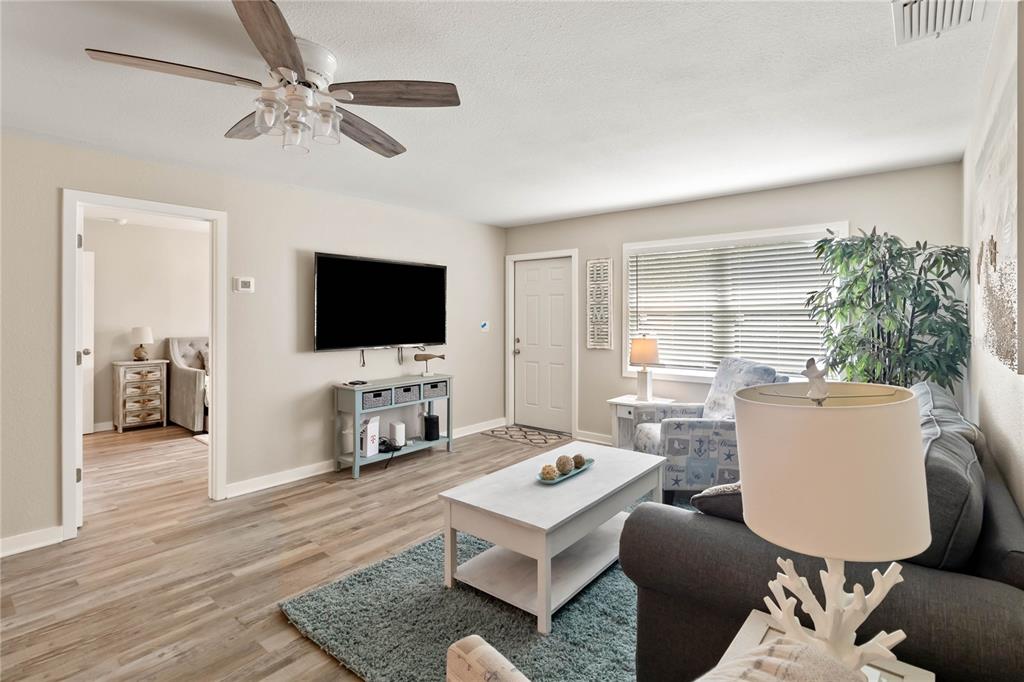 526 Conrad Road Venice, FL 34293 - Photo 7 of 27