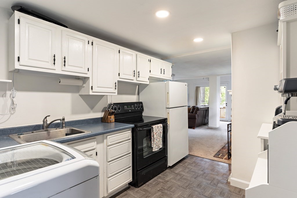 36 Elm Road Westford, MA 01886 - Photo 12 of 28
