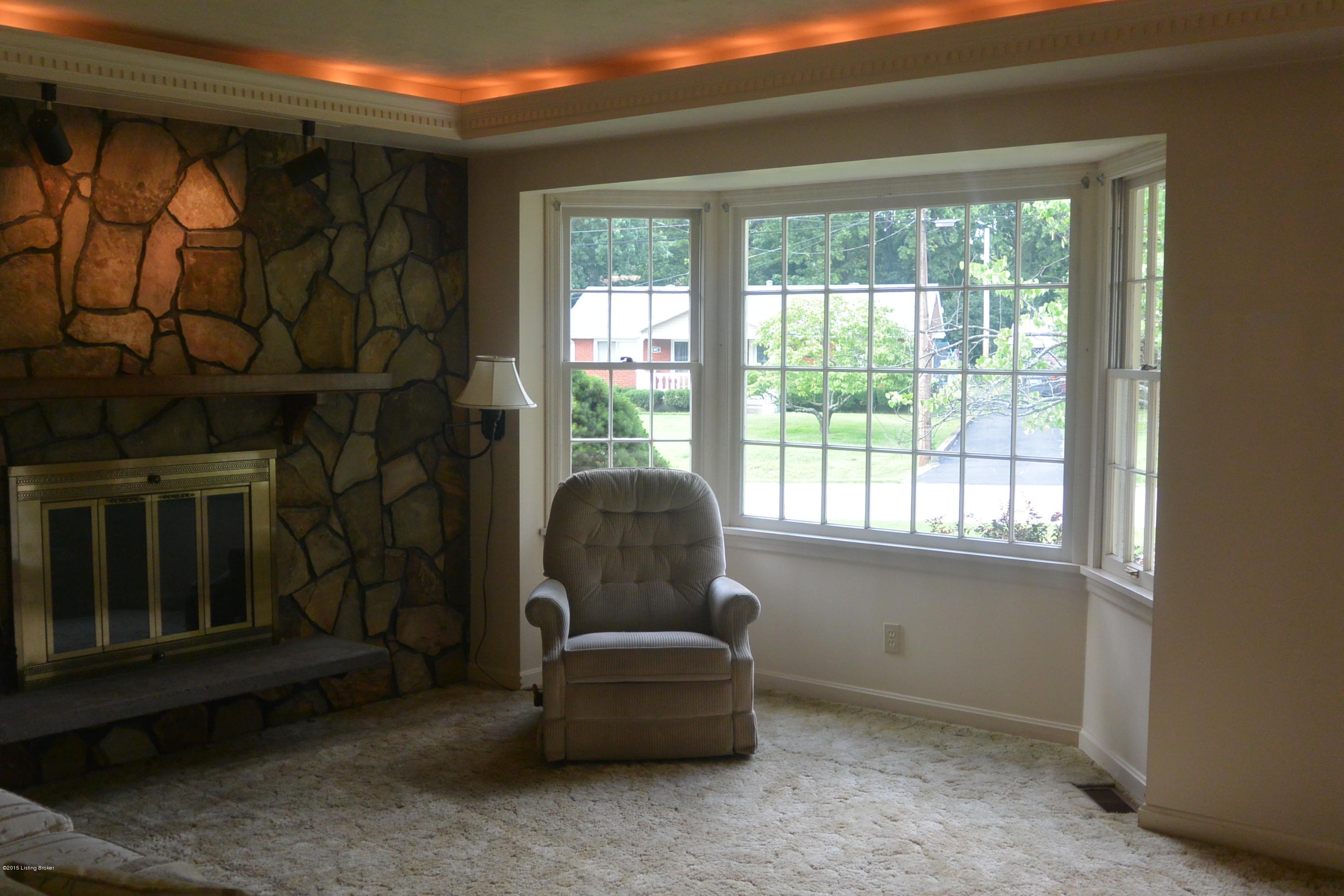 5314 Layne Road Louisville, KY 40219 - Photo 8 of 36 GREAT ROOM