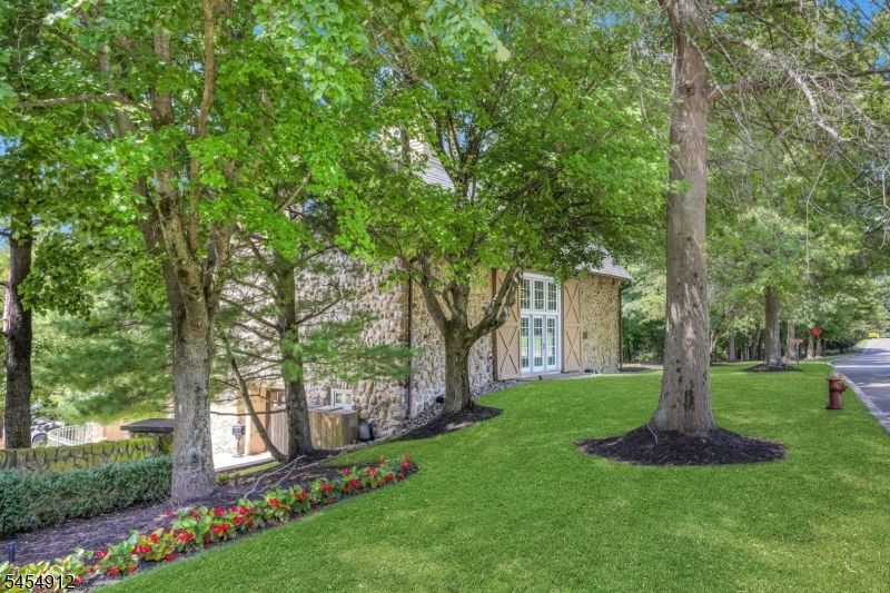 1503 Cornwall Road Mahwah, NJ 07430 - Photo 32 of 34 Gallery Image 32