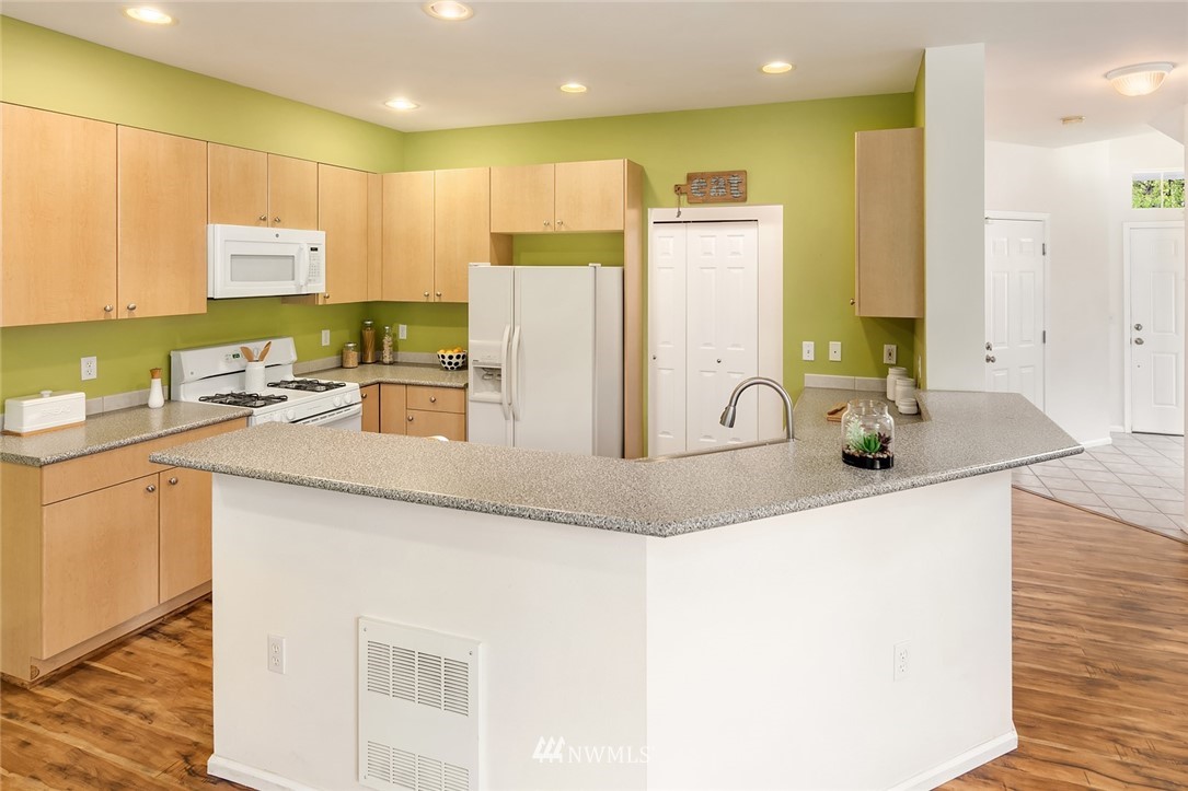 107 South 50th Place, Unit A Renton, WA 98055 - Photo 9 of 21 Gallery Image 9