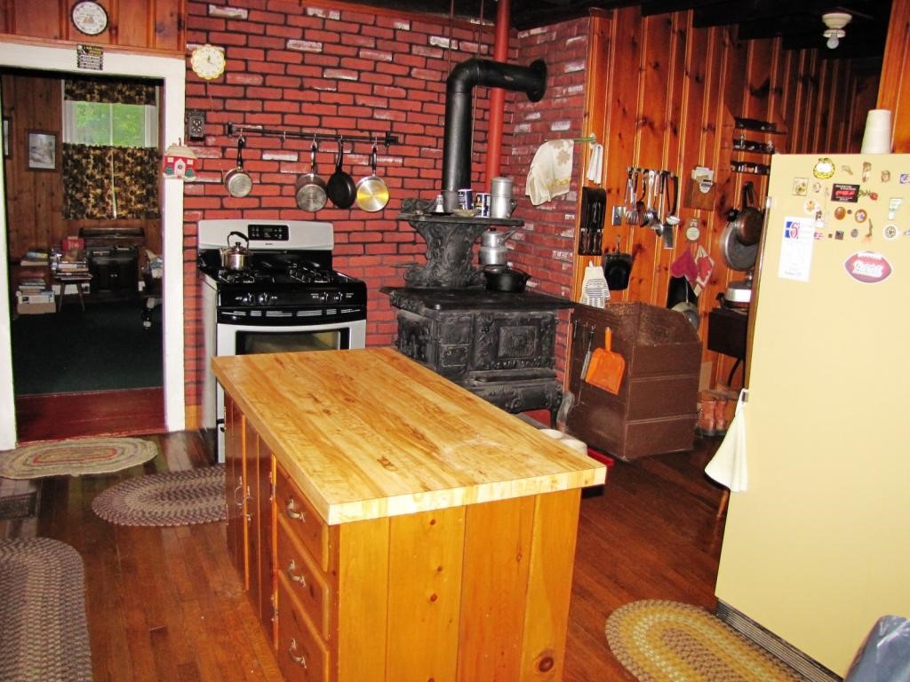 112 Hobby Hill Road Newfane, VT 05345 - Photo 8 of 40