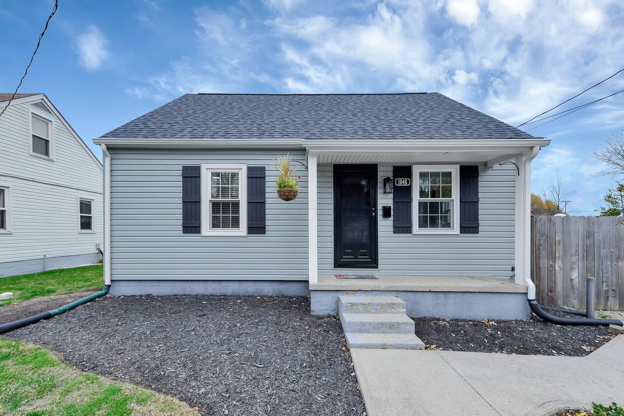 1046 Sugar Grove Road Southeast Lancaster, OH 43130 - Photo 3 of 37 3-web-or-mls-1046-sugar-grove-rd-se