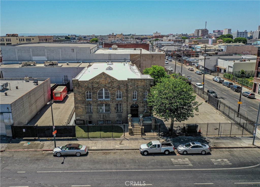 a car parked in front of a building