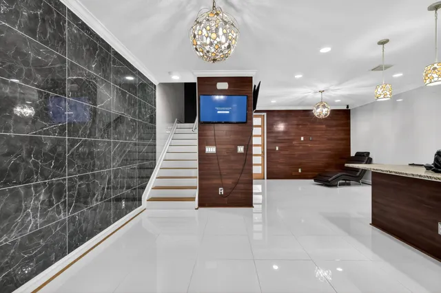 a view of entryway with a front door