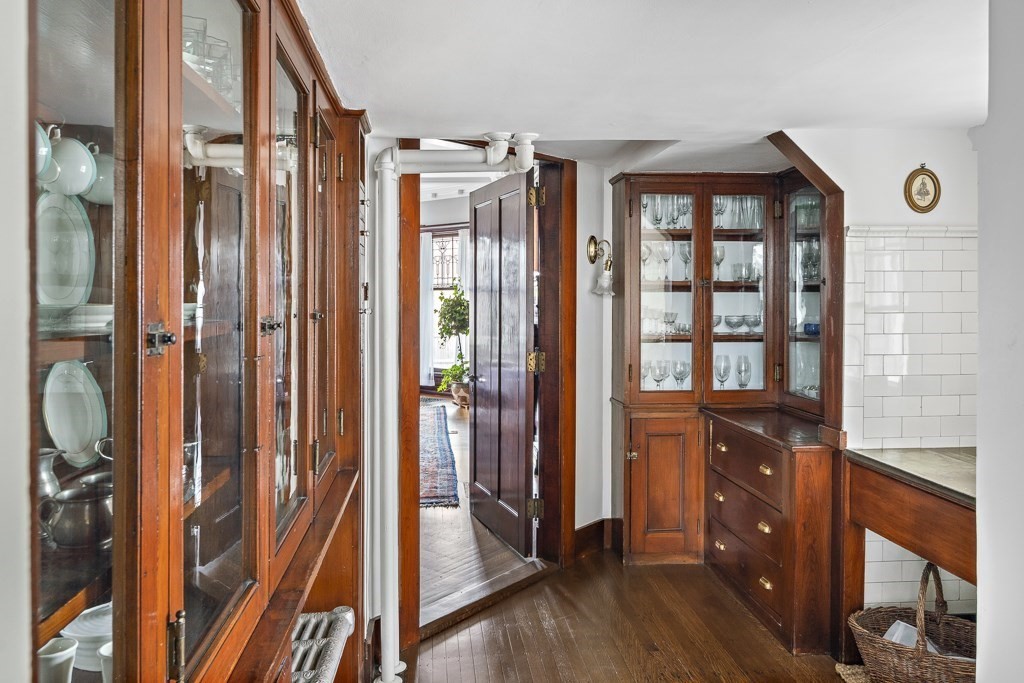 106 Elmwood Road Swampscott, MA 01907 - Photo 12 of 41 Gallery Image 12