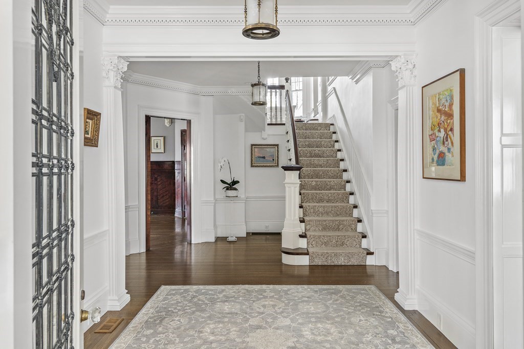 106 Elmwood Road Swampscott, MA 01907 - Photo 5 of 41 Gallery Image 5