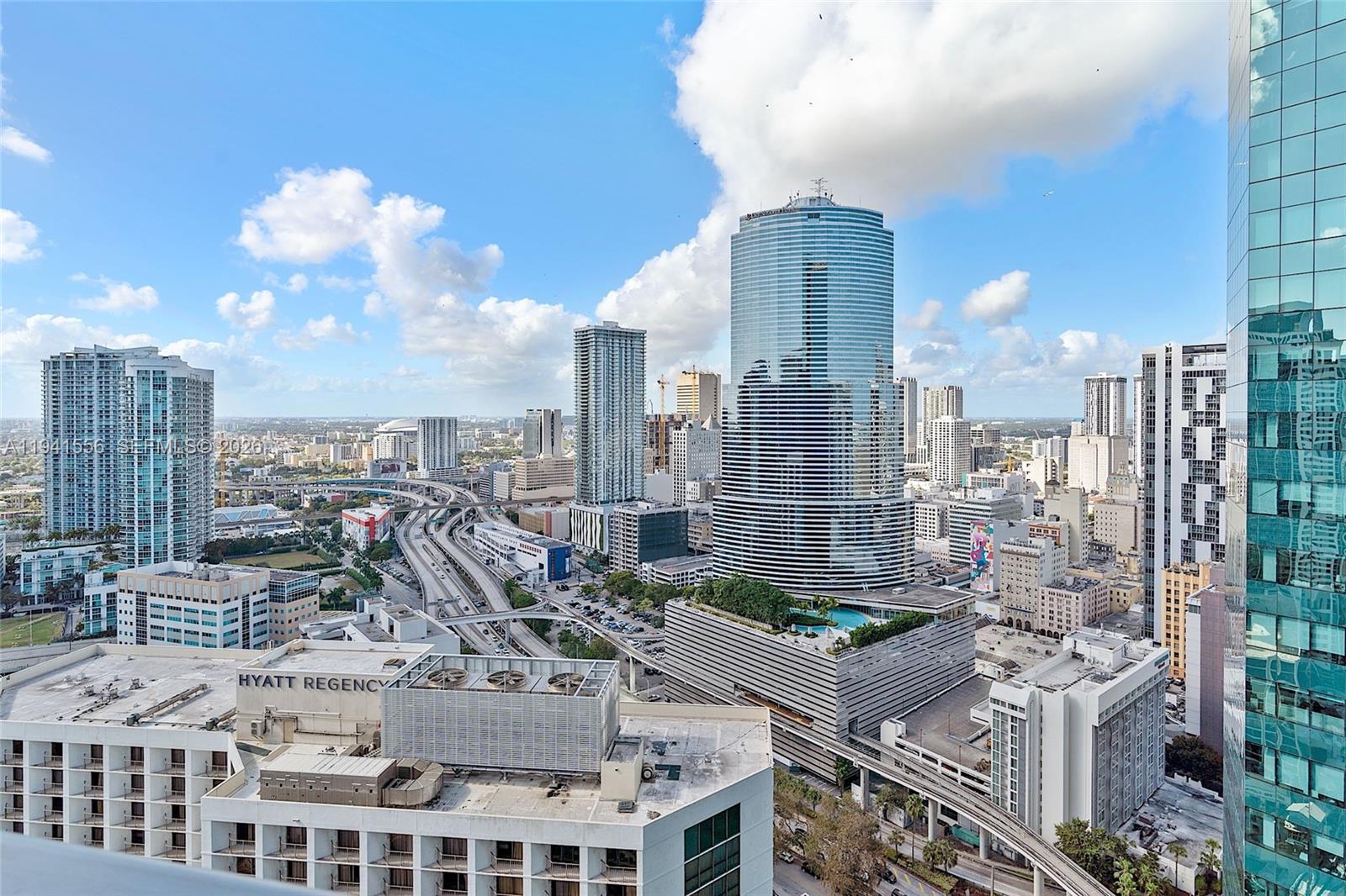 200 Biscayne Blvd Way, Unit 3514 Miami, FL 33131 - Photo 11 of 18