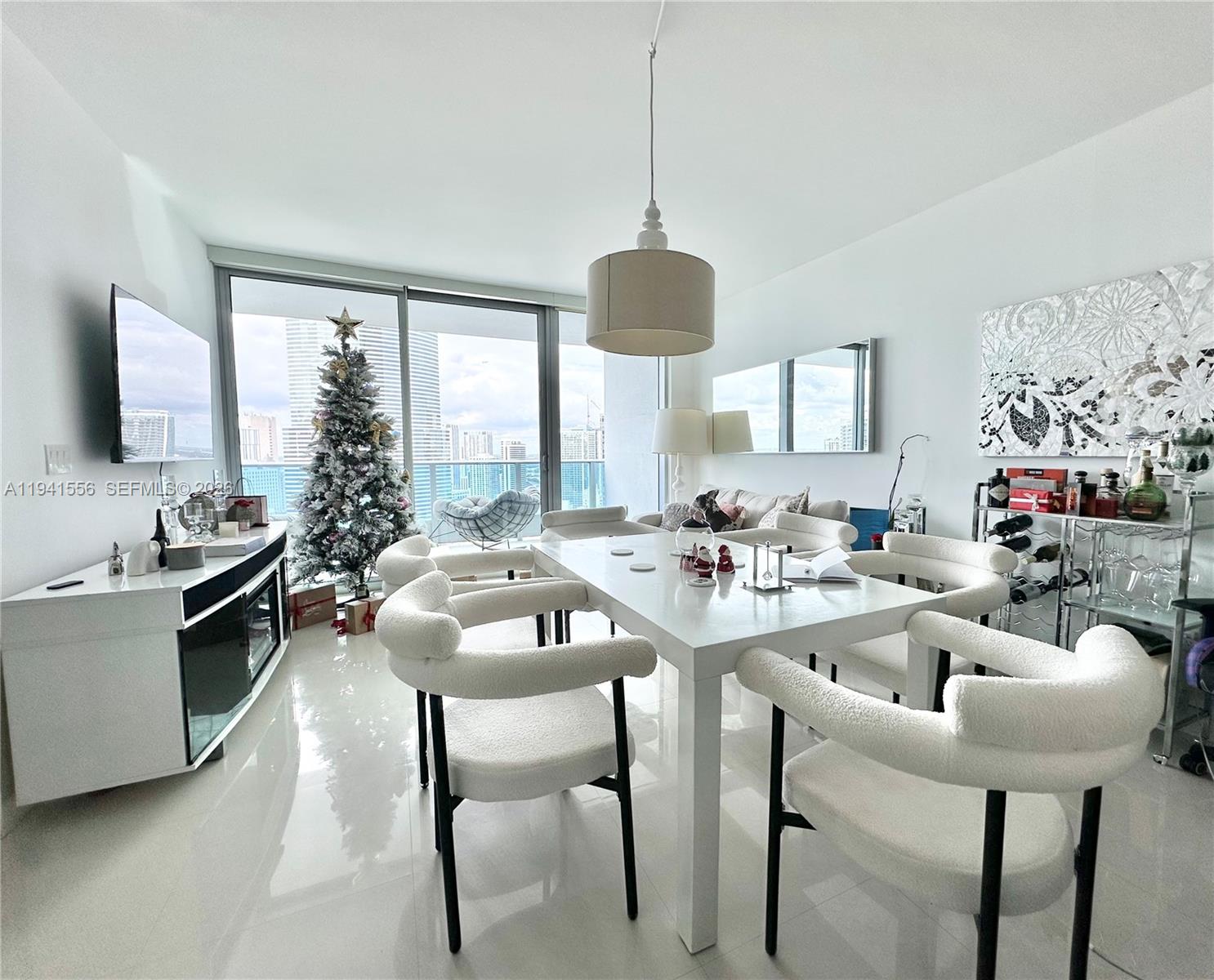 200 Biscayne Blvd Way, Unit 3514 Miami, FL 33131 - Photo 2 of 18