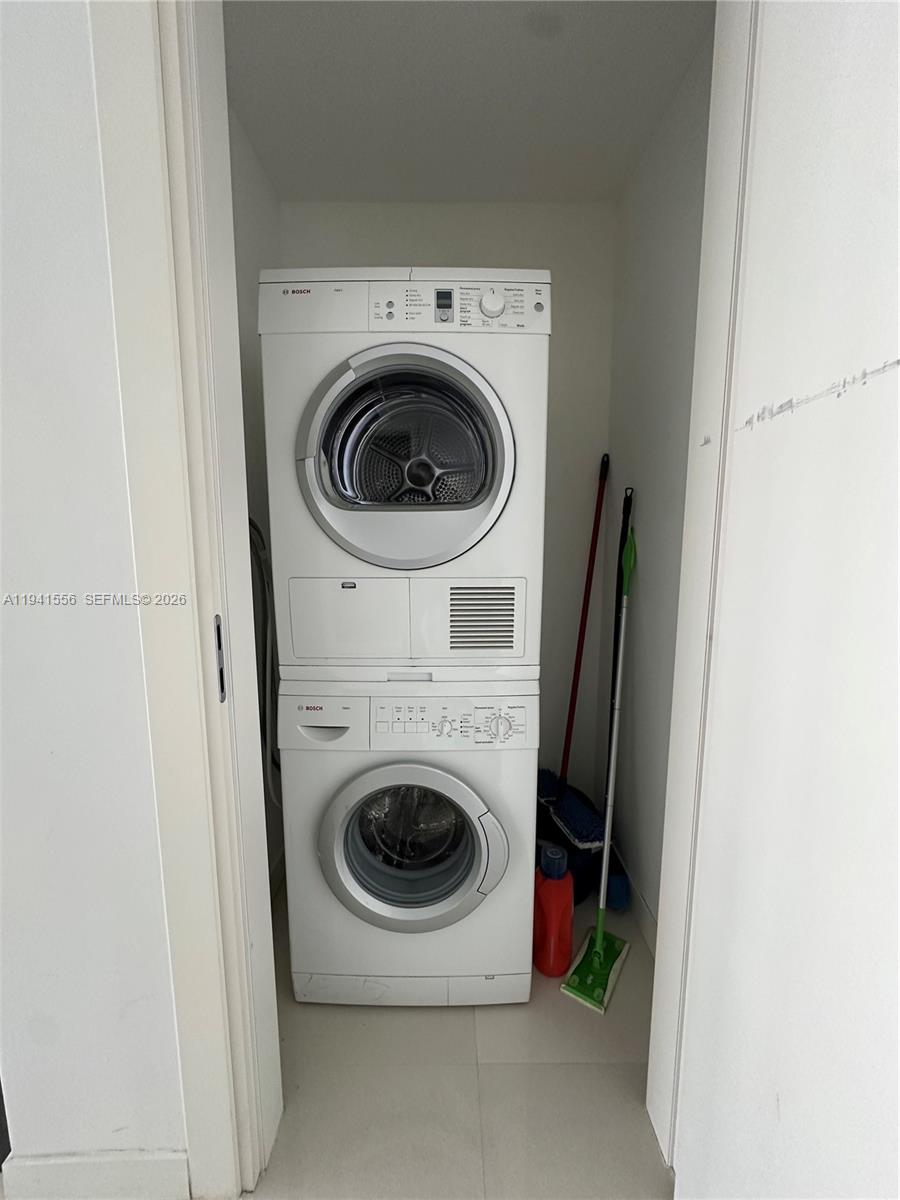 200 Biscayne Blvd Way, Unit 3514 Miami, FL 33131 - Photo 9 of 18