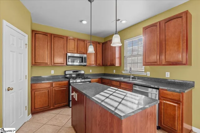 $2,390 | 6 Galway Drive, Greer, SC 29650