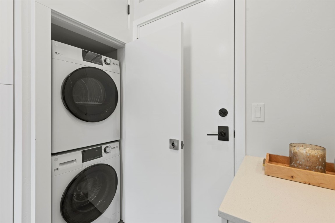185 Lusher Court, Unit 109 Frisco, CO 80443 - Photo 8 of 21 a utility room with dryer and washer
