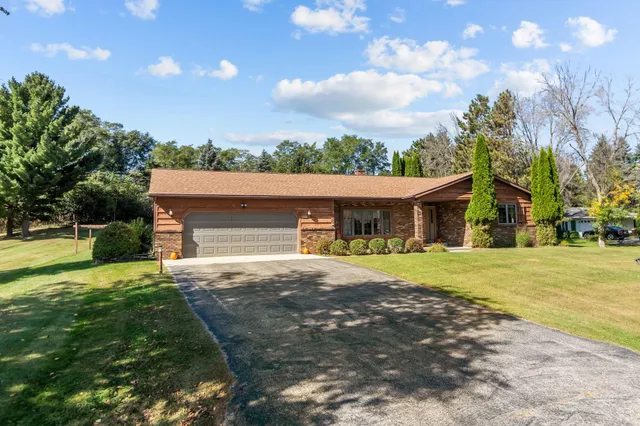 $449,000 | N5701 Lakeview Drive, Green Lake, WI 54941