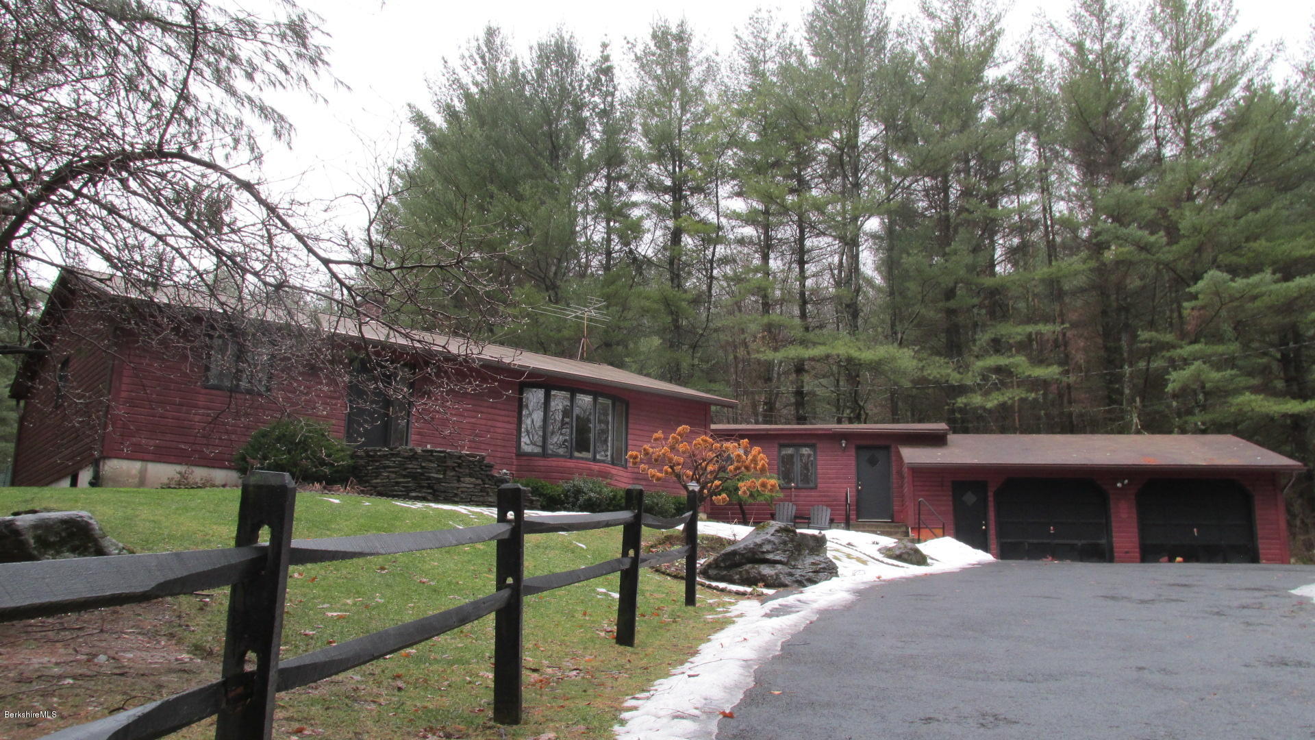 39 Knox Road Pittsfield, MA 01201 - Photo 3 of 35 Front