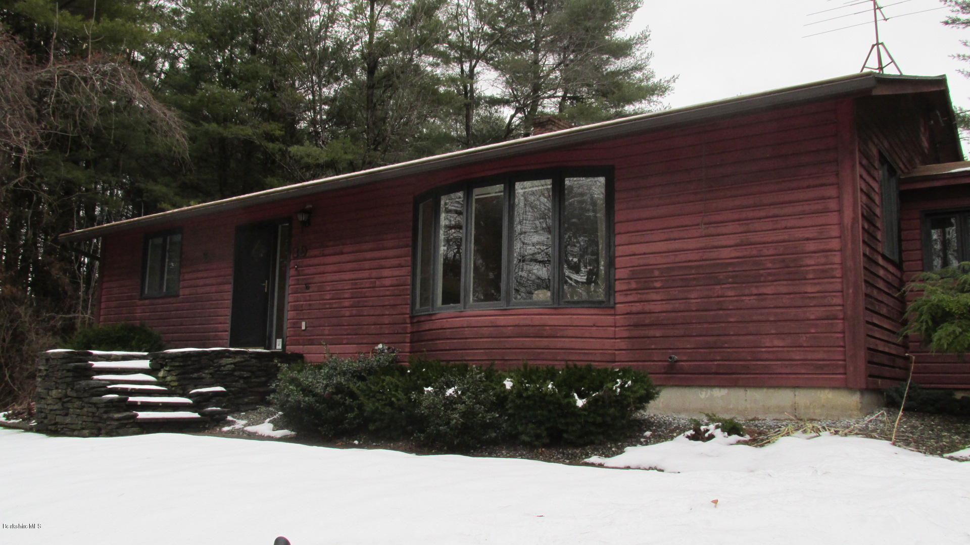39 Knox Road Pittsfield, MA 01201 - Photo 4 of 35 Front